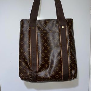 Louis Vuitton Sac Beaubourg Tote Bag.